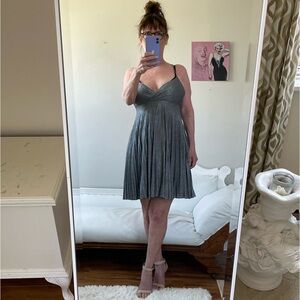 MAX CLEO SILVER METALLIC PLEATED SLIP DRESS ADJUSTABLE STRAPS LINED